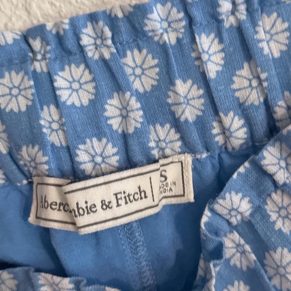 Abercrombie & Fitch Floral Linen Cotton Blend Shorts - Picture 5 of 8